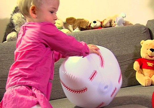 VIDEO: kādas attīstošās rotaļlietas izvēlēties gadu vecam mazulim?