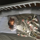 Cik salds miedziņš pēc 80ml piena izēšanas, pēc pudelītes varam nogulēt pat vairāk kā 3h, taču mamma mazo maigi modina, pārtin un zīda, lai atgūstam svaru un sākam augt.