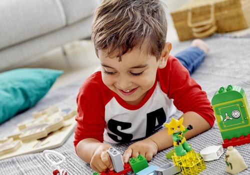 Uzzini, kurš laimējis LEGO DUPLO rotaļu vilcienu!