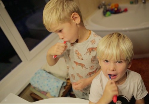 VIDEOpadomi: Kā pareizi kopt bērna zobus?