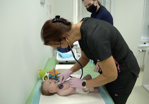Bērniņa pirmā vizīte pie pediatra. Kā tā notiek?