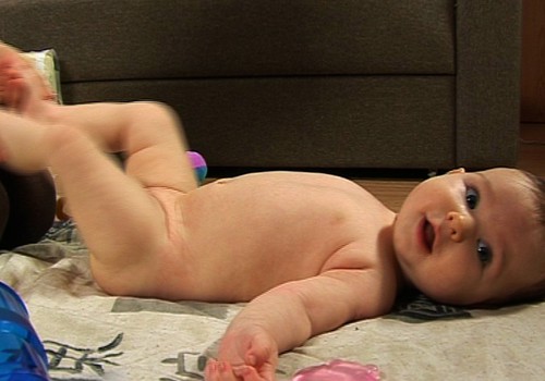 VIDEO: cik svarīgas mazulītim ir gaisa peldes?