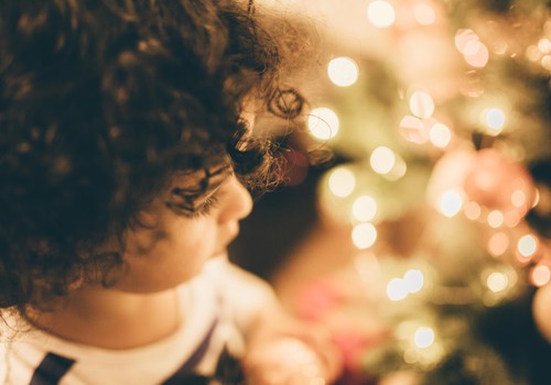 Aicina sarūpēt Ziemassvētku dāvanas bērniem - bēgļiem