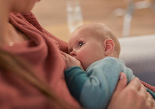 Zīdīt ar krūti vai barot ar pudelīti? Tu vari kombinēt abus!