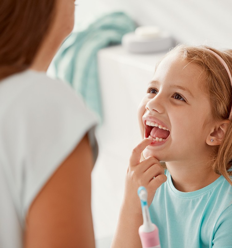 Aptauja: 65% Latvijas bērnu modernās tehnoloģijas motivē tīrīt zobus regulārāk un kārtīgāk