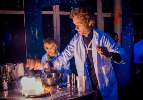 KONKURSS: Laimē ielūgumus uz Laboratorium.lv zinātnisko izrādi!