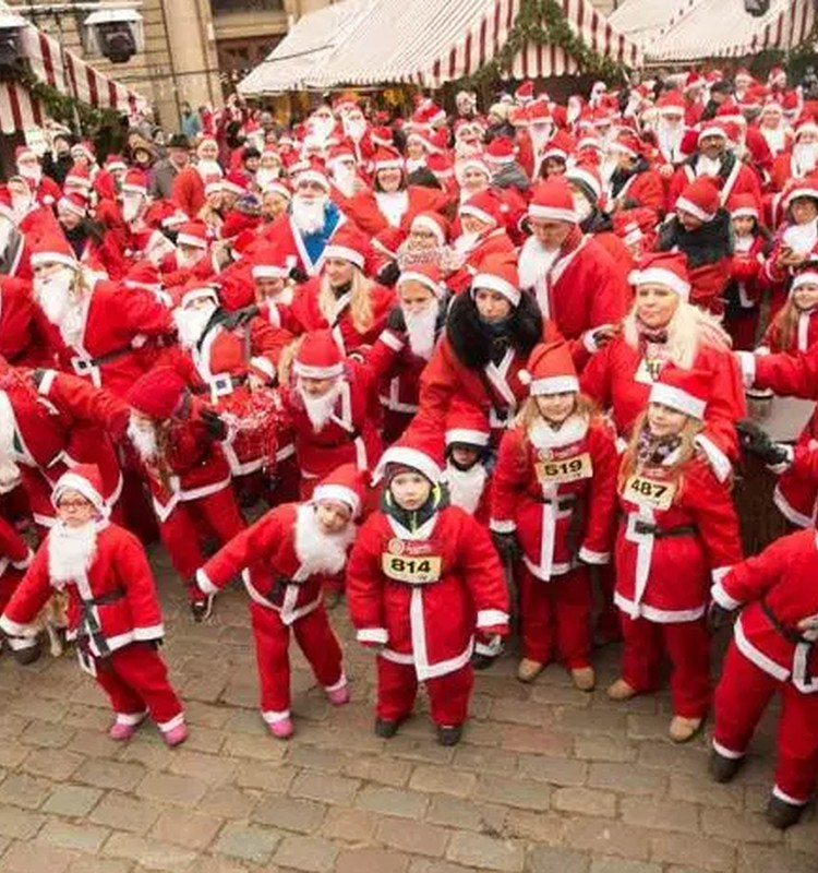 Decembrī Rīgā notiks Starptautiskais Ziemassvētku vecīša skrējiens