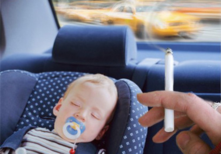 Cilvēktiesību komisija: smēķēšana bērnu klātbūtnē nav pieļaujama