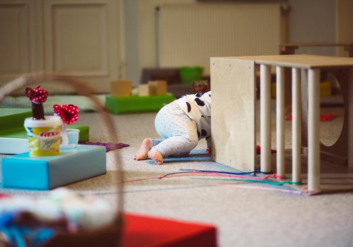 Kā rotaļājas mazulis no dzimšanas līdz 1 gadam. Fizioterapeites Klaudijas Hēlas lekcija ONLINE 16.novembrī