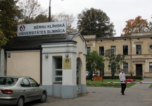 Jau augustā Bērnu slimnīcas vecāku mājā plānots piedāvāt naktsmājas slimo bērnu vecākiem