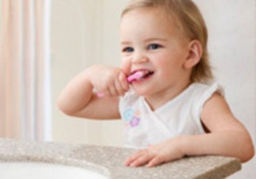 Kā pareizi kopt bērniņa zobus?