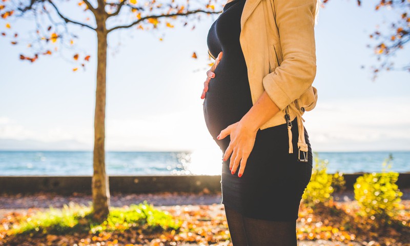 No septembra mainās nosacījumi tiesībām saņemt maternitātes, paternitātes un vecāku pabalstus