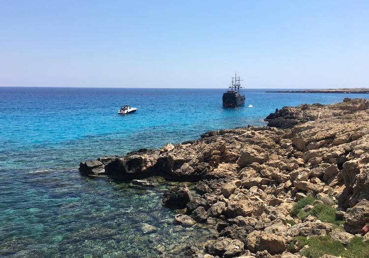 Braucam ar bērniem uz Kipru: Burvīgā Ayia Napa apkārtne