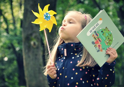 Bērniem latviešu valodā pieejama bilžu grāmata par vēja enerģiju