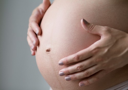 Kā Dzemdību namā aprūpēs jaundzimušos mātēm ar aizdomām par inficēšanos ar COVID-19 vai apstiprinātas infekcijas gadījumā