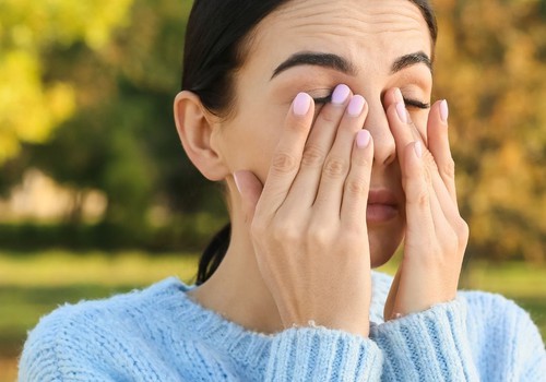 Kad acis grauž un asaro: cēloņi un ārstēšana
