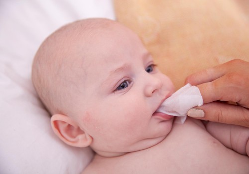 Par bērna mutes dobuma kopšanu jārūpējas jau no mazuļa piedzimšanas