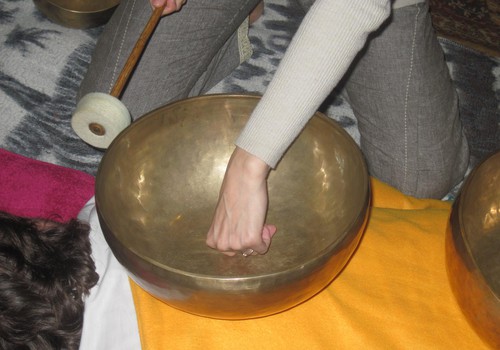 Tibetas dziedošo trauku masāža