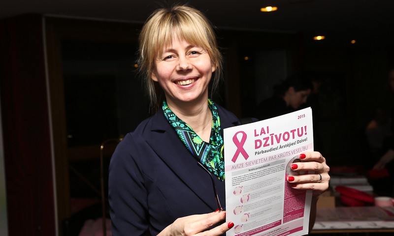 Uzsākta plaša mēroga kustība, lai veicinātu sieviešu informētību par krūts vēzi