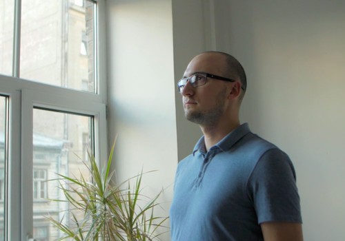 Lielās intervijas pilnais ieraksts ar Arturu Miksonu par tētiem  - skaties šeit->>