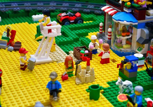 LAIMĒ rotaļām LEGO komplektu!