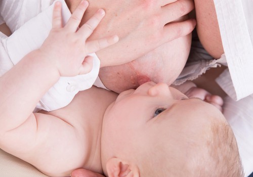 KOMENTĀRU KONKURSS: 3 lietas, kas tev visvairāk noderēja krūts ēdināšanas laikā!