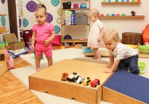 Fizioterapeite Klaudija Hēla pastāstīs, kā rotaļāties ar bērnu vecumā no 1 līdz 3 gadiem. Nāc, uzzini!
