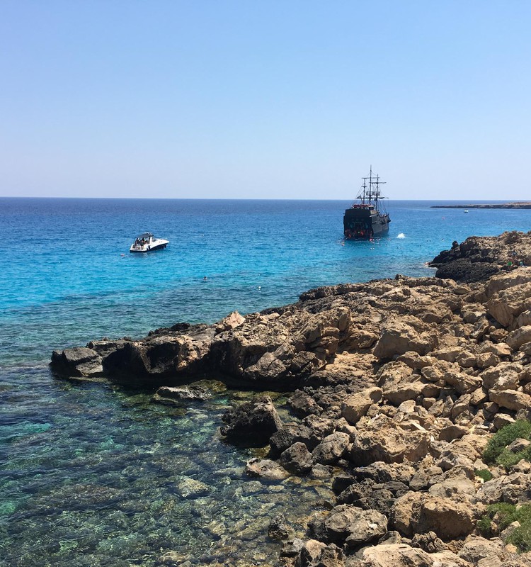 Braucam ar bērniem uz Kipru: Burvīgā Ayia Napa apkārtne