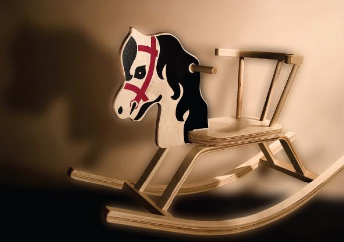 That s my rocking horse. Астрал деревянная лошадка.